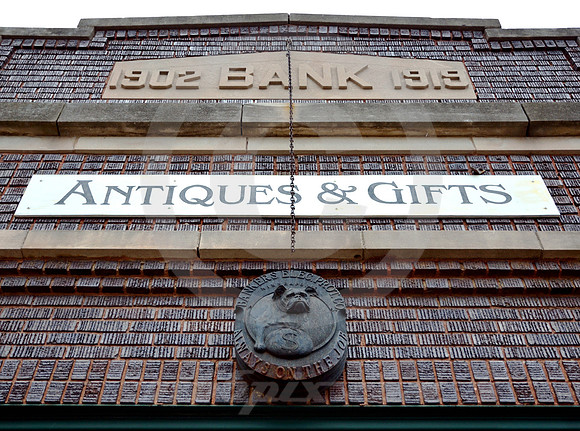 BANK, ANTIQUES & GIFTS (Rt 66 Elkhart IL)