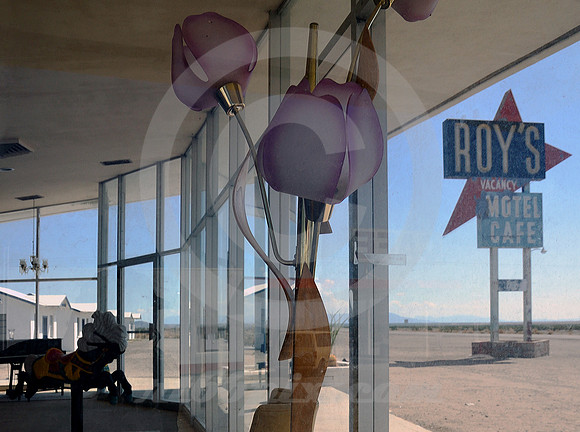 ROY'S SIGN & MOTEL OFFICE (Rt 66 Amboy CA)