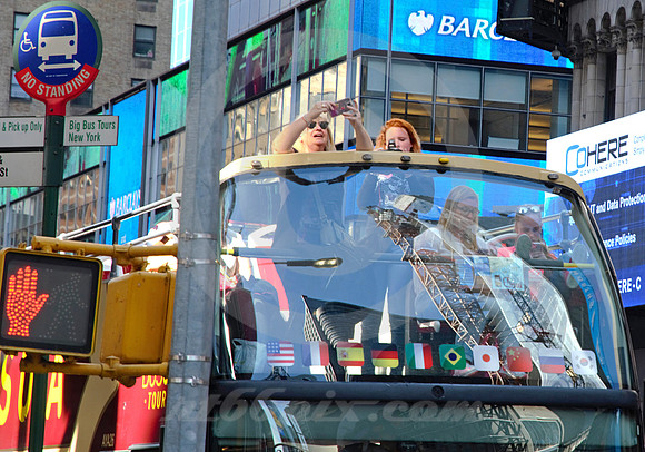 TIMES SQUARE #1386 (Lincoln Highway New York)