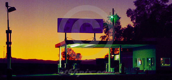 CLOSING TIME, ROY'S CAFE & GAS (Rt 66 Amboy CA)