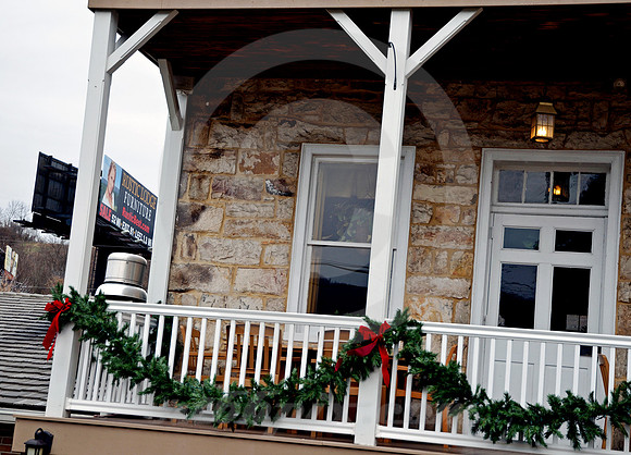 PORCH & SIGN (Lincoln Highway Bedford PA)