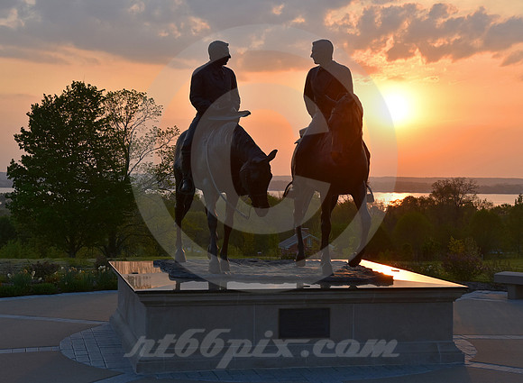 NAUVOO STATUE #1 (Nauvoo IL)