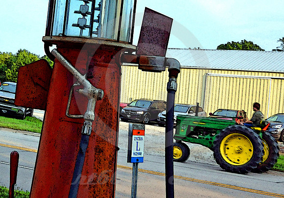 TRACTOR GAS (Lincoln Highway Belle Plaine IA)