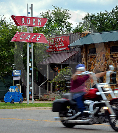 PASSING BIKER (Rt 66 Stroud OK)