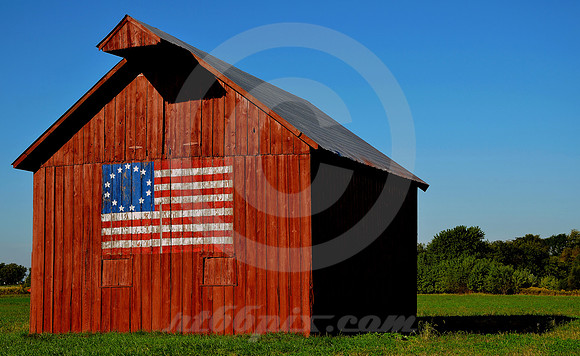 OLD BARN AND FLAG (Rt 66 nr Nilwood IL)
