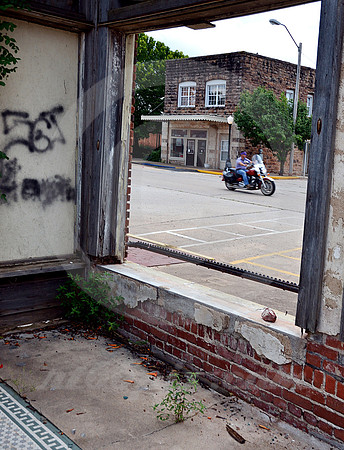 PASSING MOTORCYCLE (Rt 66 Depew OK)