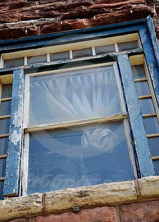 BUNCHED CURTAIN (Guthrie OK)