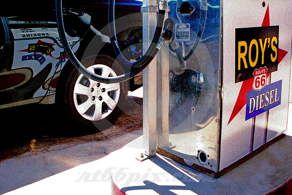 ROY'S PUMP & REFLECTION (Rt 66 Amboy CA)