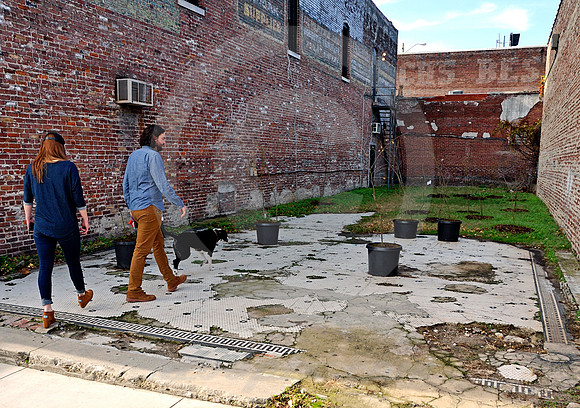 URBAN SCENE #32 (Memphis TN)