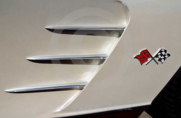 SIDE TRIM ('58 CORVETTE) (Rt 66 Springfield IL)
