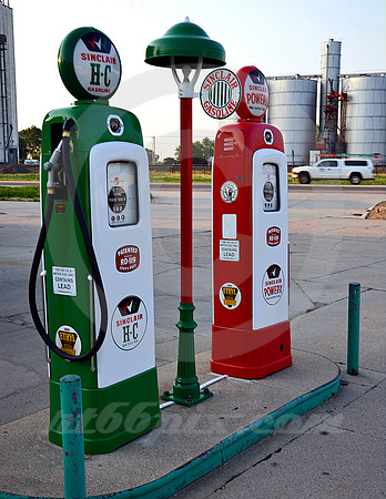 SINCLAIR PUMP ISLAND (Lincoln Highway Wood River NE)