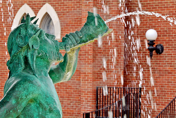 BROADWAY FOUNTAIN #9 (Madison IN)