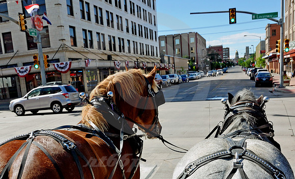 GREEN LIGHT (Lincoln Highway Cheyenne WY)