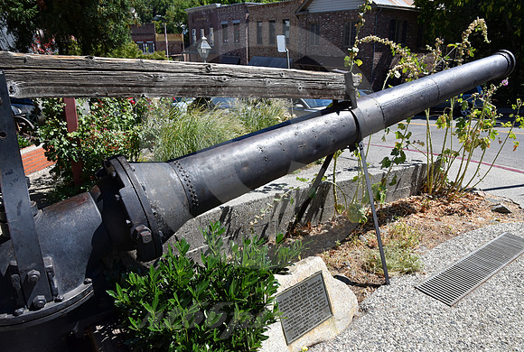 CALIFORNIA STYLE #327 (Nevada City CA)