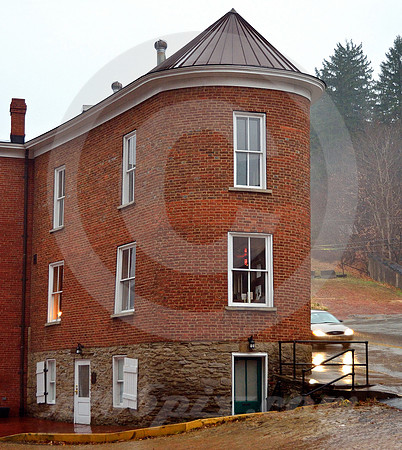 FLATIRON BUILDING & CAR #2 (National Road Brownsville PA)