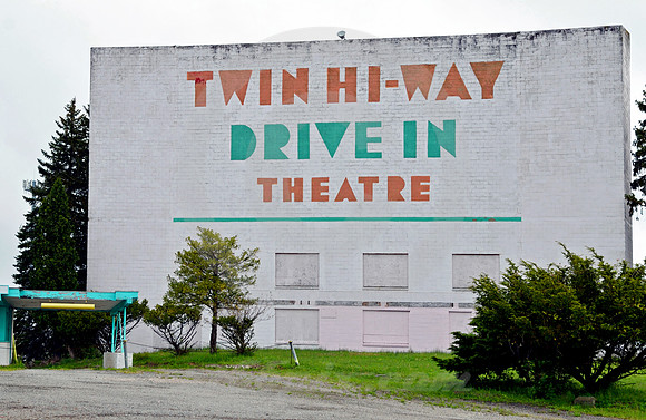 TWIN HI-WAY #2 (Lincoln Highway McKees Rocks PA)