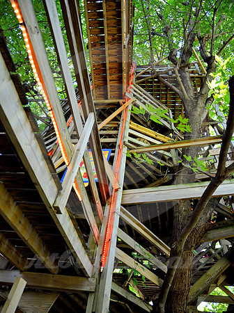TREEHOUSE #7 (Lincoln Highway Marshalltown IA)