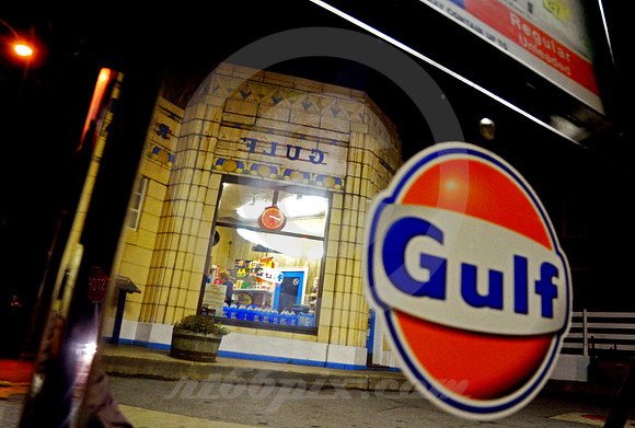 DUNKLE'S GULF #2 (Lincoln Highway Bedford PA)