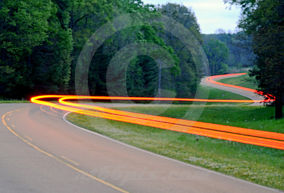 NORTHBOUND STREAKS (Natchez Trace nr Natchez MS)