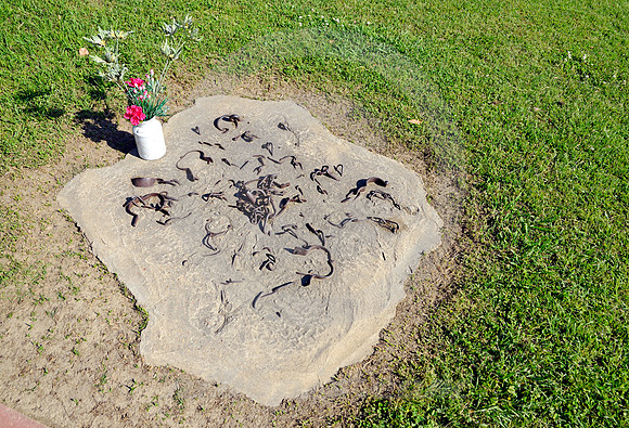 SLAVERY MONUMENT (Natchez Trace Natchez MS)