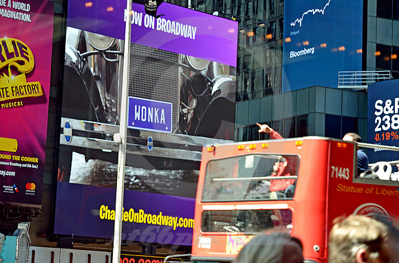 TIMES SQUARE #88 (Lincoln Highway New York)