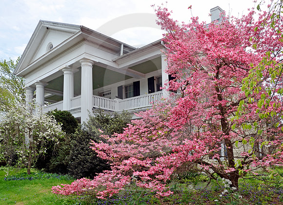 HISTORIC HOME IN SPRING (Lincoln Highway Fayetteville PA)