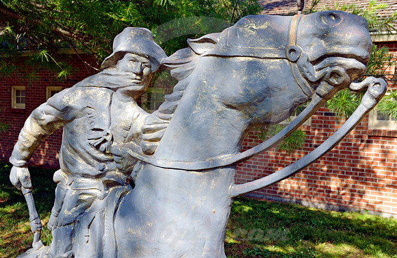STATUE-DETAIL (St Joseph MO)