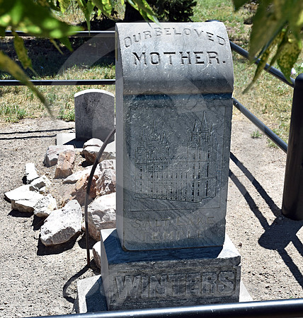 WINTERS GRAVE #1 (nr Scottsbluff NE)