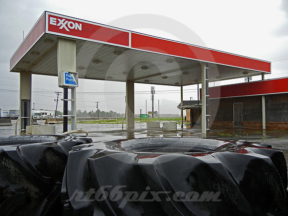 CLOSED EXXON STATION & TIRES IN RAIN (Wheatley AR)