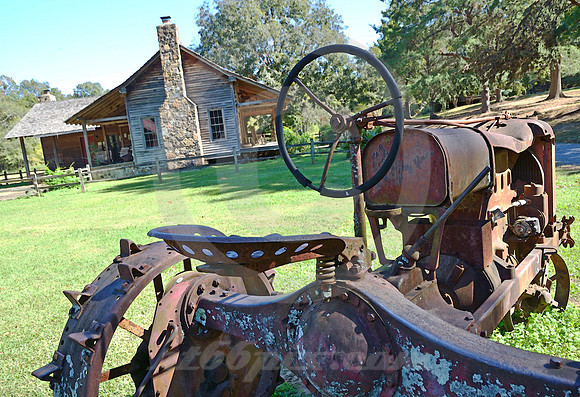OLD TRACTOR (Natchez Trace French Camp MS)