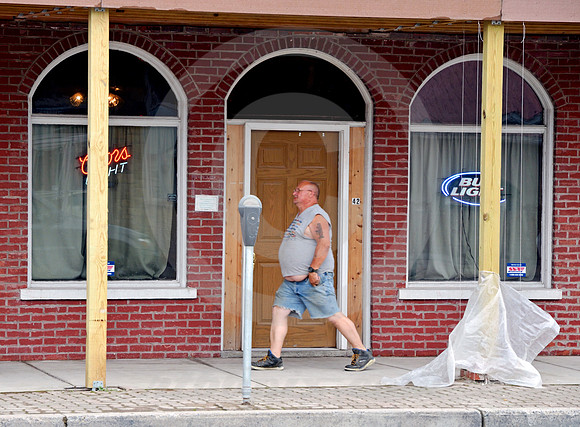 COORS LIGHT, BUD LIGHT (Lincoln Highway Everett PA)
