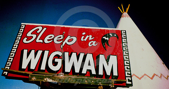 SLEEP IN A WIGWAM (Rt 66 Holbrook AZ)