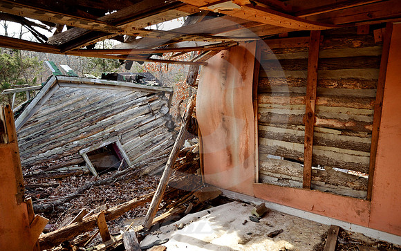 JOHN'S MODERN CABINS #10 (Rt 66 nr Arlington MO)
