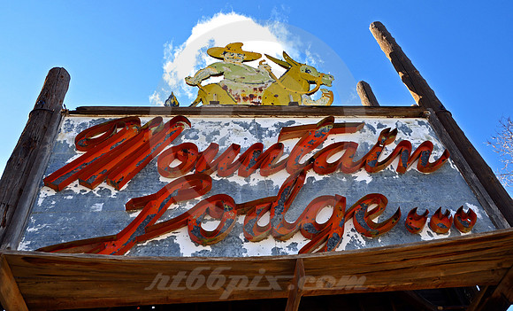 MOUNTAIN LODGE... SIGN (Rt 66 nr Carnuel NM)