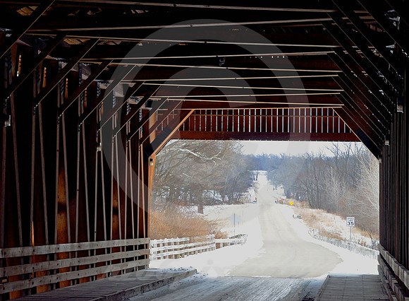 COVERED BRIDGE-INSIDE (National Road nr Greenup IL)