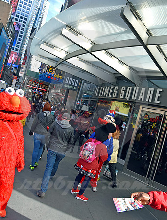 TIMES SQUARE #559 (Lincoln Highway New York)