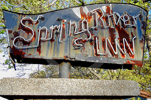 SPRING RIVER INN SIGN (Rt 66 Riverton KS)