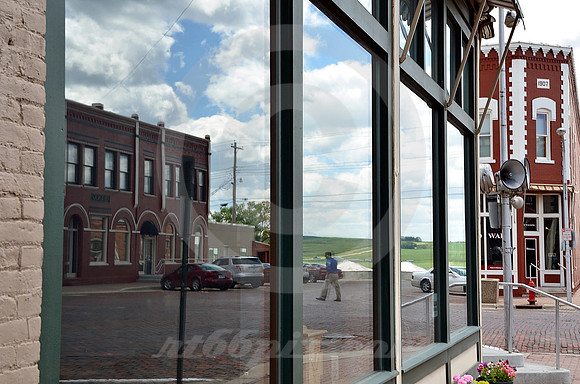 PEDESTRIAN SCENE (Lincoln Highway Woodbine IA)