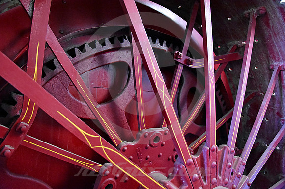 DETAILED RED WHEEL (Great Bend KS)