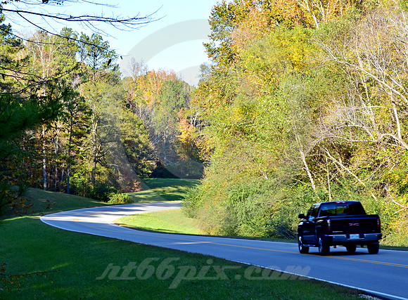 GMC PICKUP (Natchez Trace nr Tishomingo MS)