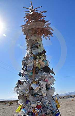 TRASH TREE (Rt 66 Amboy CA)