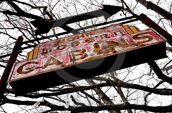 JOHN'S MODERN CABINS #2 (Rt 66, nr Arlington MO)