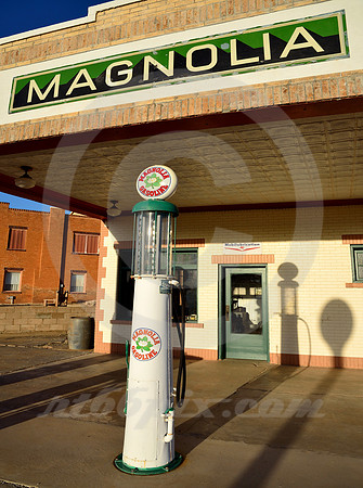 MAGNOLIA PUMP SHADOW (Rt 66 Shamrock TX)