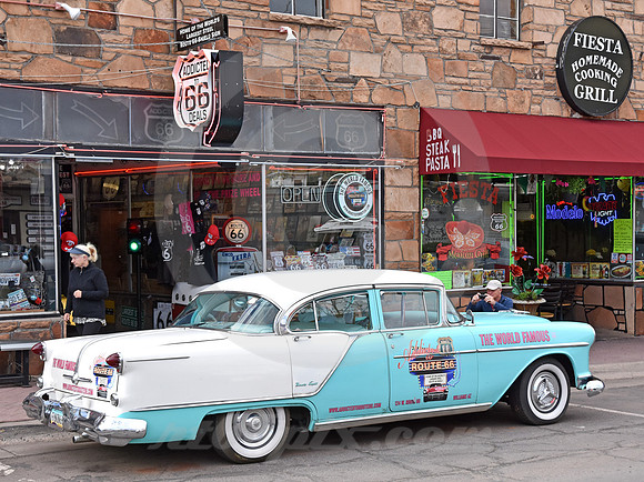 OLDS IN REPOSE (Rt 66 Williams AZ)