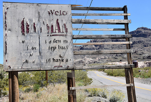 WELCOME SIGN (Rt 66 Oatman AZ)