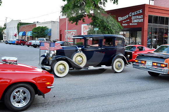 THE PASSING SCENE (Rt 66 Sapulpa OK)