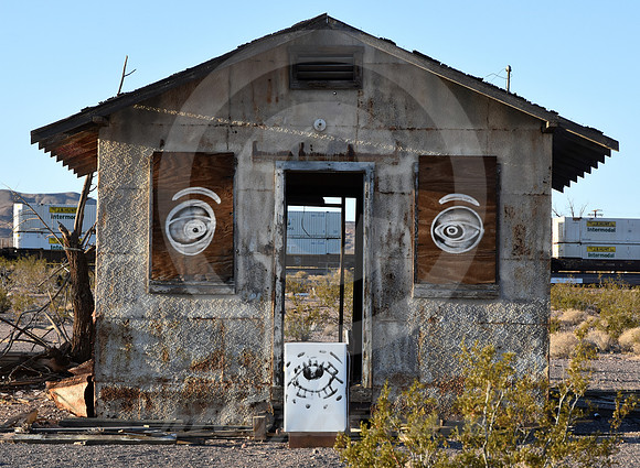 THE EYES HAVE IT (Rt 66 Ludlow CA)