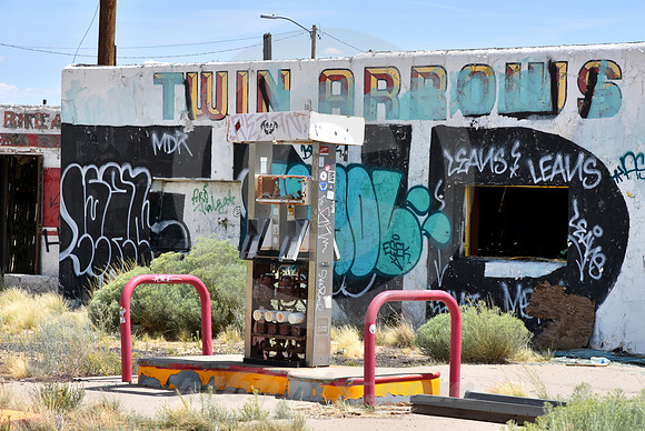 END (Rt 66 Twin Arrows AZ)