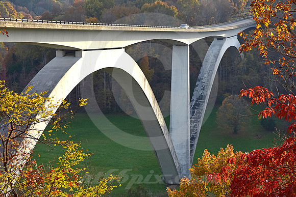 DOUBLE-ARCH #23 (Natchez Trace nr Linton TN)