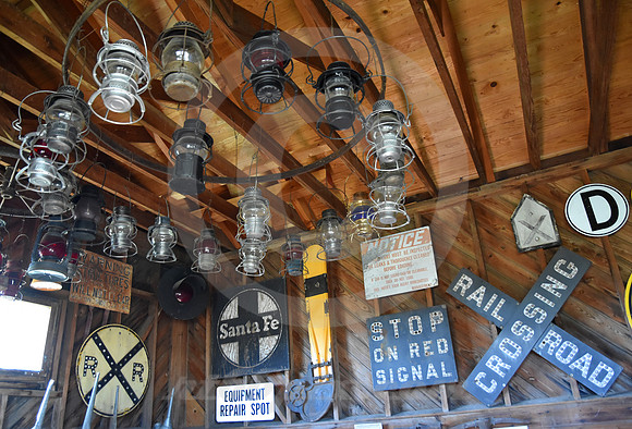 FRIZZEL DEPOT (Larned KS)